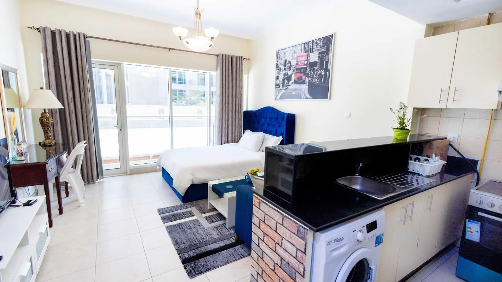 Dubai Lux Studio Apartment, Burj Al Nujoom Apartment