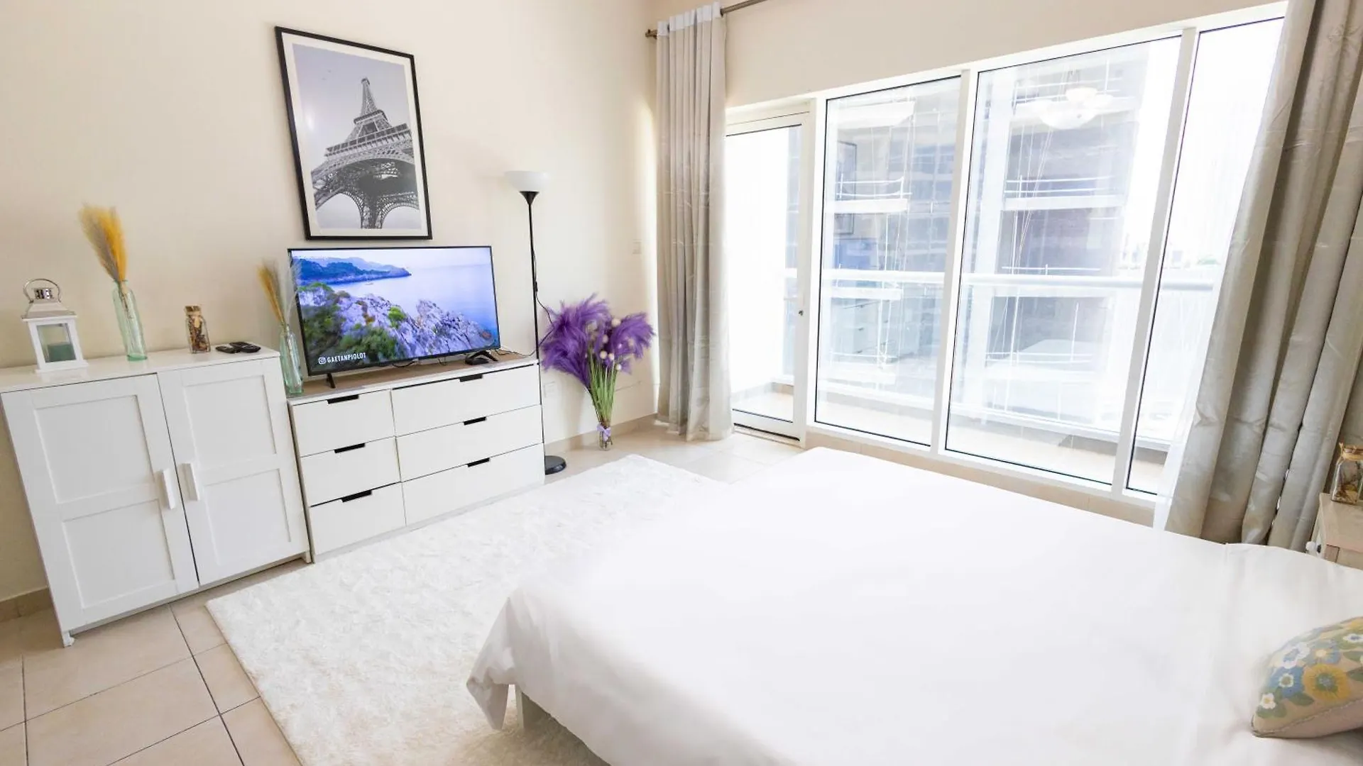 Dubai Lux Studio Apartment, Burj Al Nujoom United Arab Emirates