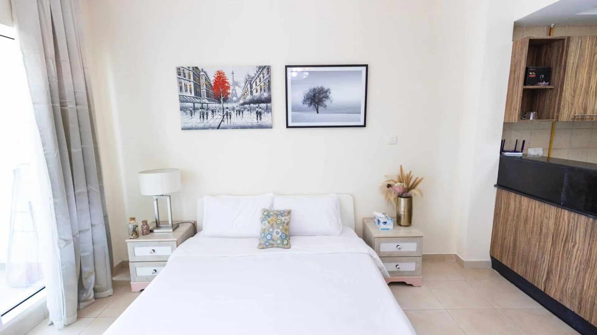 Dubai Lux Studio Apartment, Burj Al Nujoom