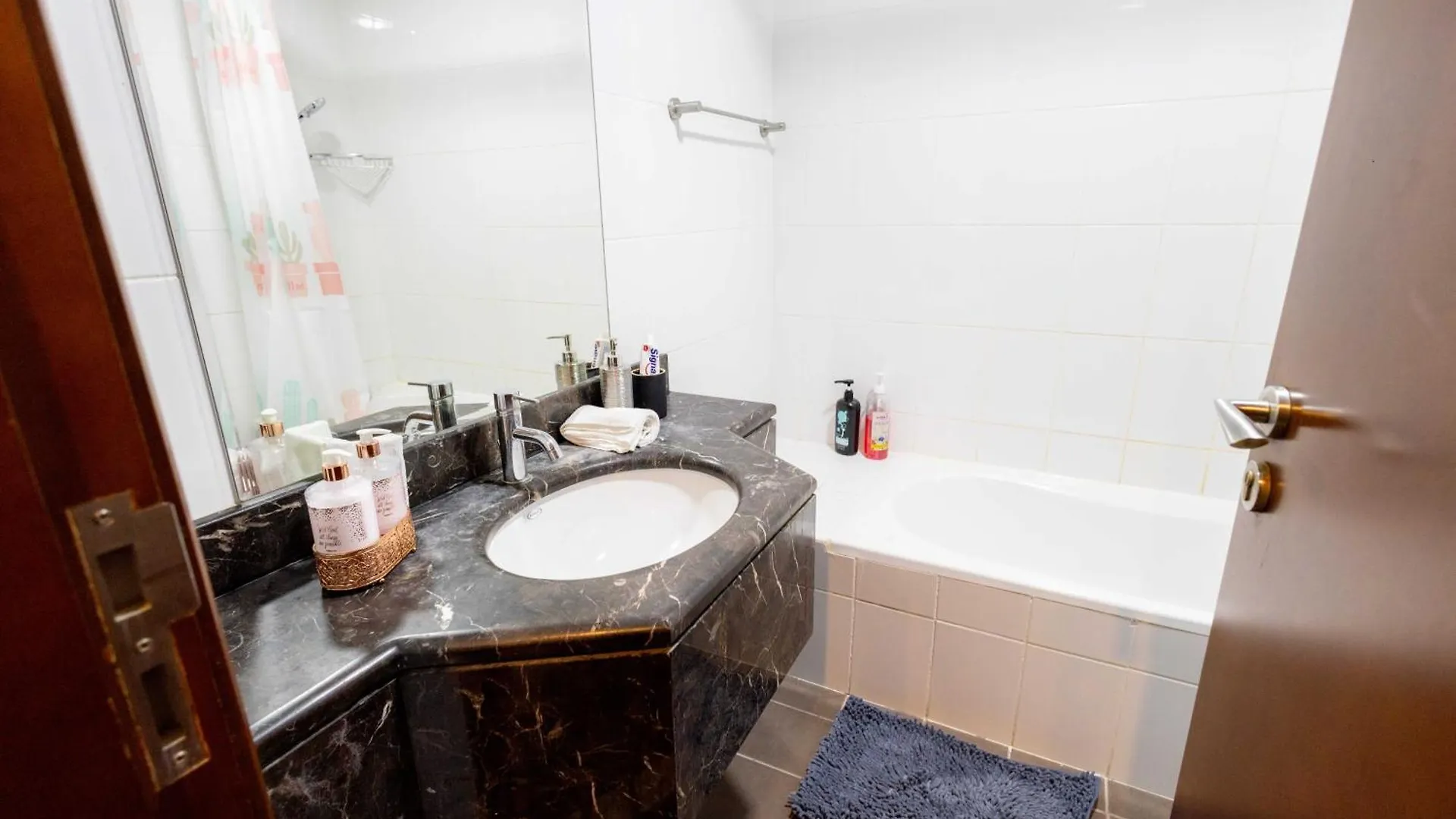 Apartment Dubai Lux Studio Apartment, Burj Al Nujoom United Arab Emirates