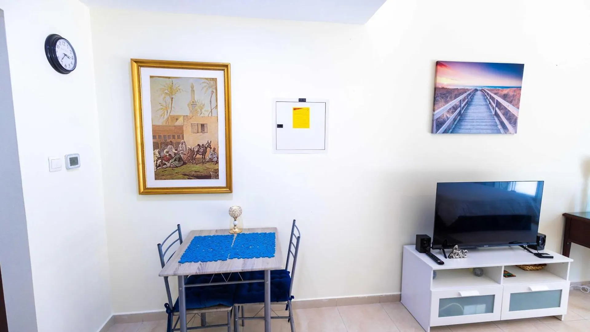 Apartment Dubai Lux Studio Apartment, Burj Al Nujoom