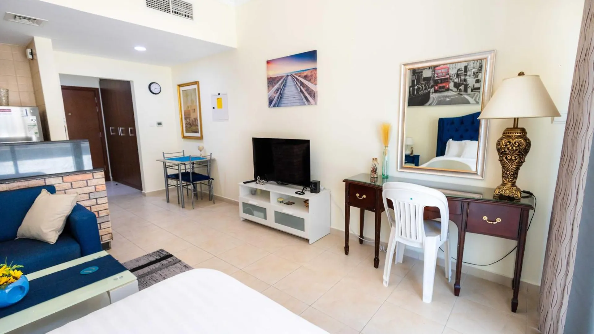 Dubai Lux Studio Apartment, Burj Al Nujoom