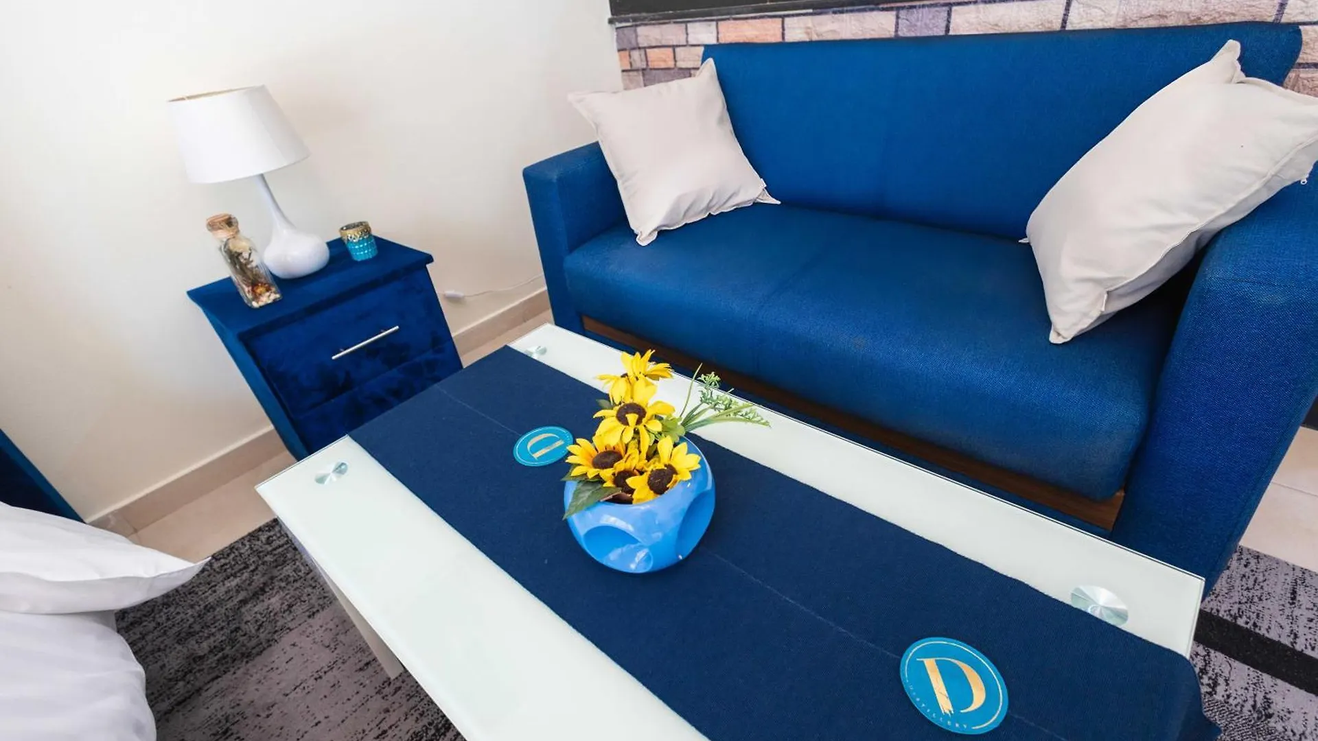 Dubai Lux Studio Apartment, Burj Al Nujoom Apartment
